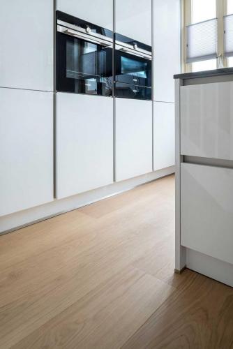 Eiken planken vloer behandeld met parket olie 2K Oil Bianco